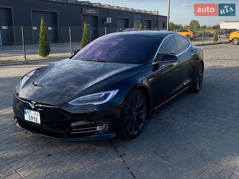Tesla Model S 2019