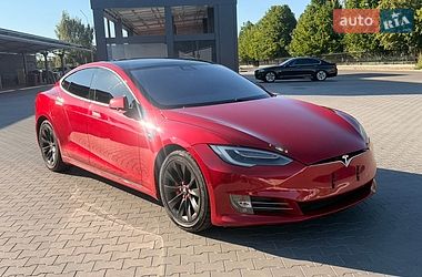 Tesla Model S  2020