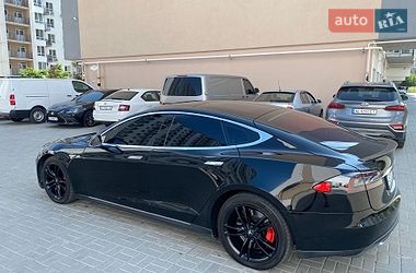Tesla Model S 2014