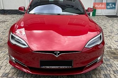 Tesla Model S  2018