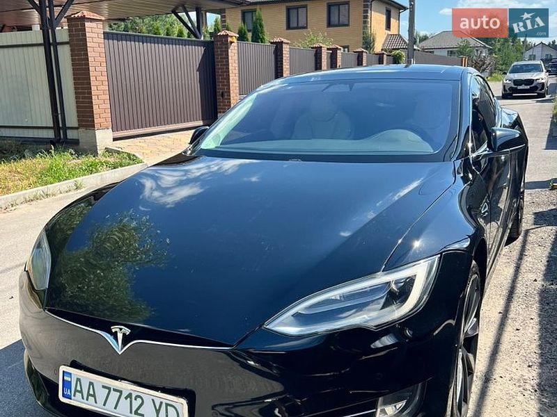 Tesla Model S 2018