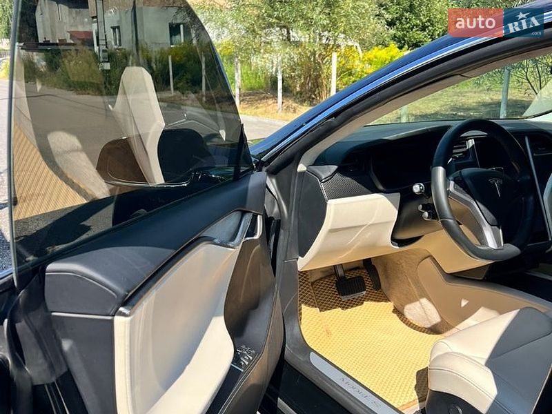 Лифтбек Tesla Model S 2018 в Киеве фото 14 Лифтбек Tesla Model S 2018 в Киеве
