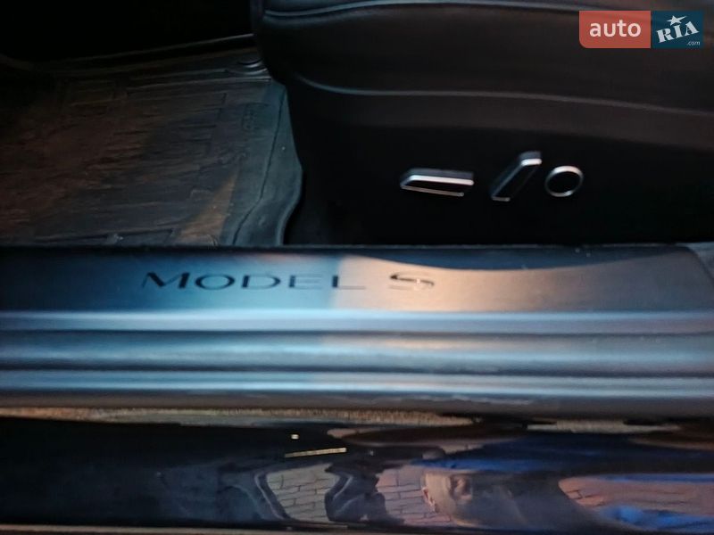 Ліфтбек Tesla Model S 2022 в Києві