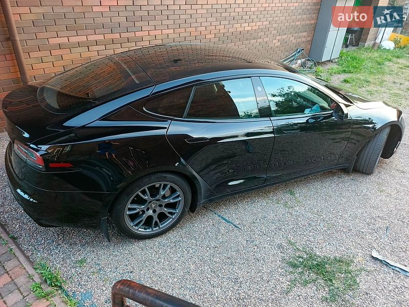 Ліфтбек Tesla Model S 2022 в Києві