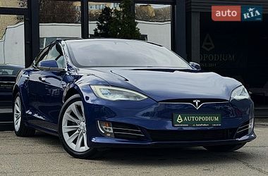 Tesla Model S  2018