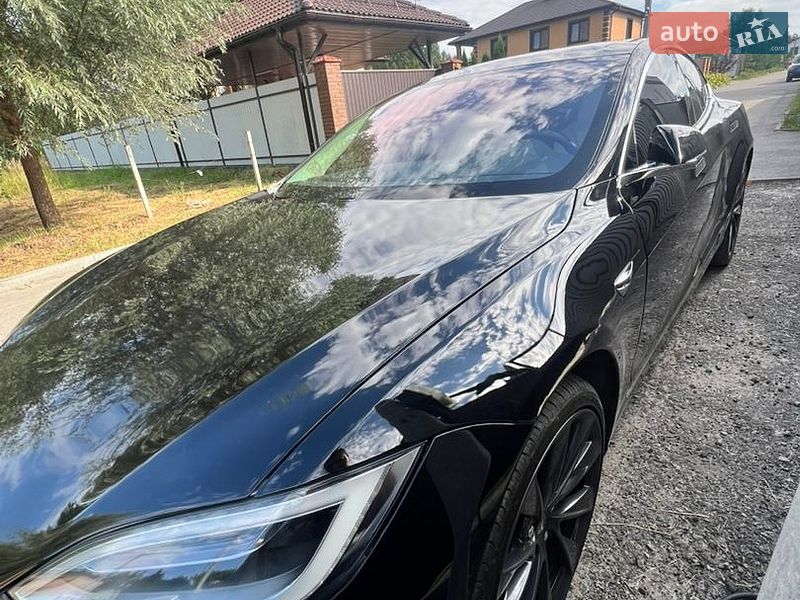 Лифтбек Tesla Model S 2018 в Киеве фото 24 Лифтбек Tesla Model S 2018 в Киеве