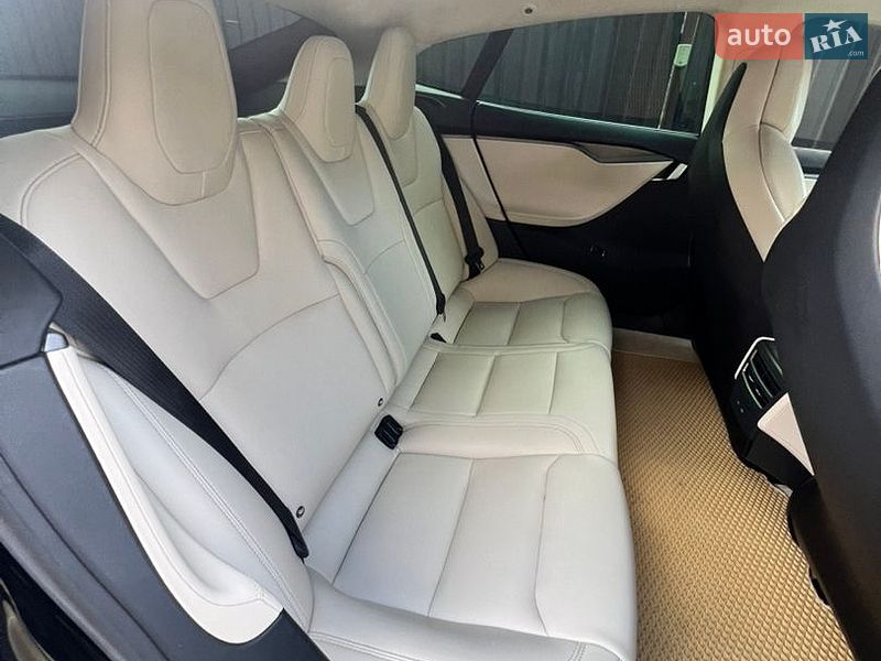 Лифтбек Tesla Model S 2018 в Киеве фото 22 Лифтбек Tesla Model S 2018 в Киеве