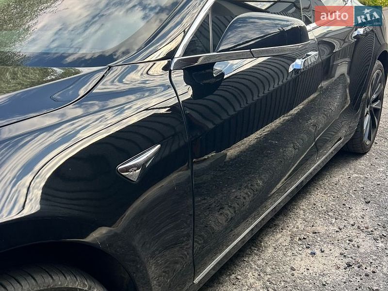 Лифтбек Tesla Model S 2018 в Киеве фото 27 Лифтбек Tesla Model S 2018 в Киеве
