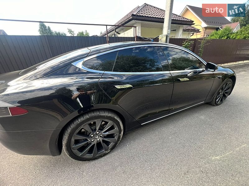 Лифтбек Tesla Model S 2018 в Киеве фото 9 Лифтбек Tesla Model S 2018 в Киеве