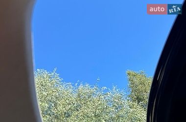 Лифтбек Tesla Model S 2018 в Киеве фото 29 Лифтбек Tesla Model S 2018 в Киеве