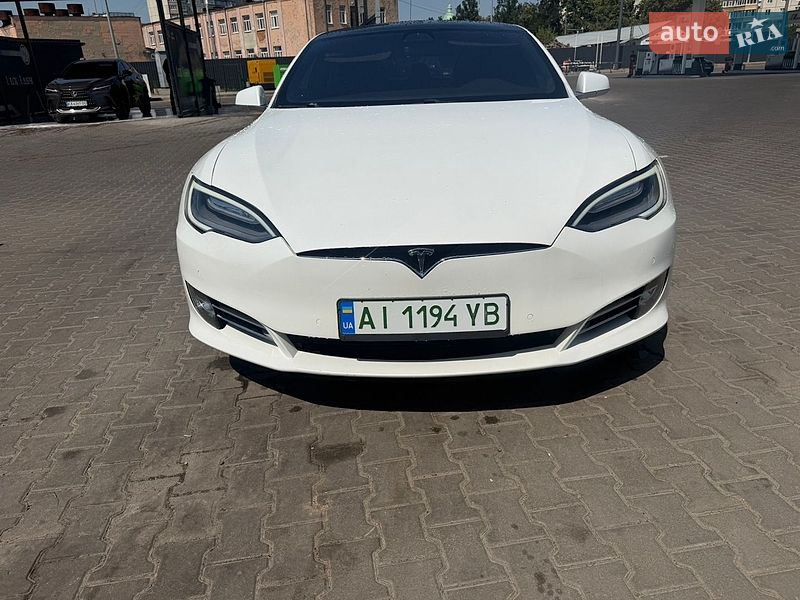 Tesla Model S 2018