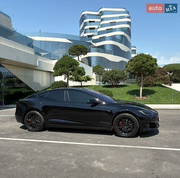 Лифтбек Tesla Model S 2018 в Днепре