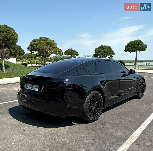 Лифтбек Tesla Model S 2018 в Днепре