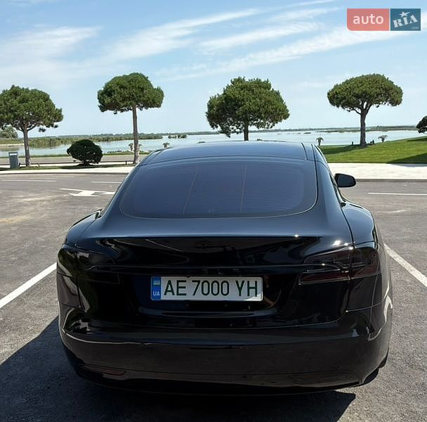 Лифтбек Tesla Model S 2018 в Днепре