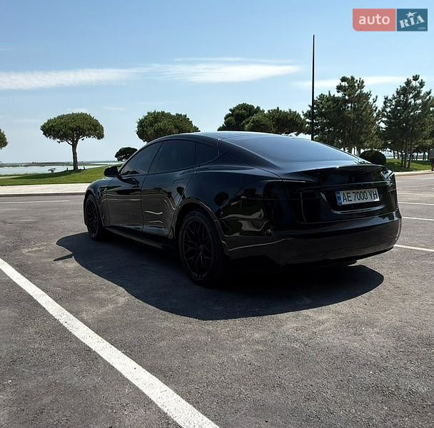 Лифтбек Tesla Model S 2018 в Днепре