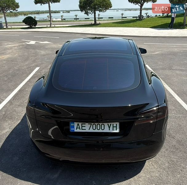 Лифтбек Tesla Model S 2018 в Днепре