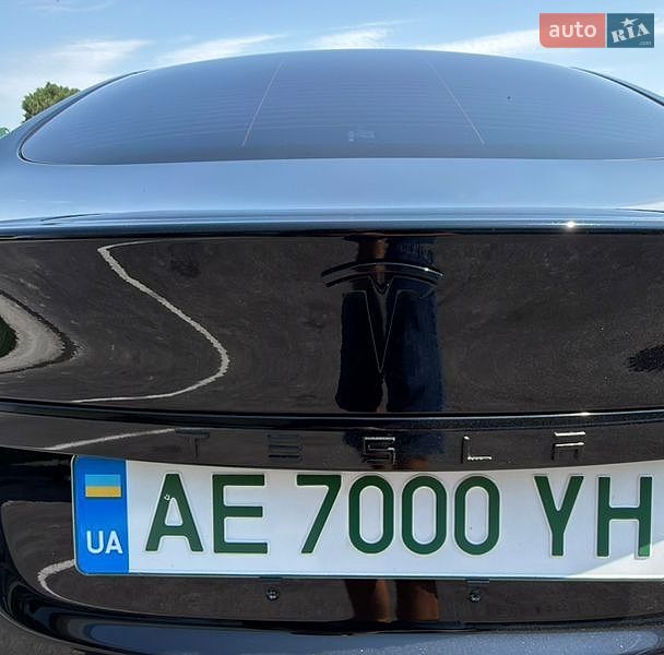 Лифтбек Tesla Model S 2018 в Днепре
