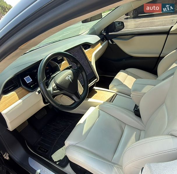 Лифтбек Tesla Model S 2018 в Днепре