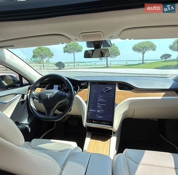 Лифтбек Tesla Model S 2018 в Днепре