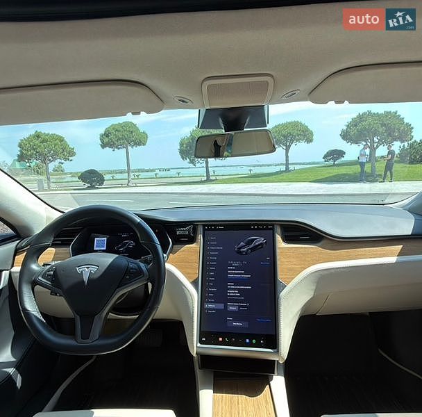 Лифтбек Tesla Model S 2018 в Днепре