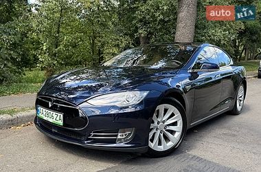 Tesla Model S 2014