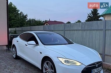 Tesla Model S 2014