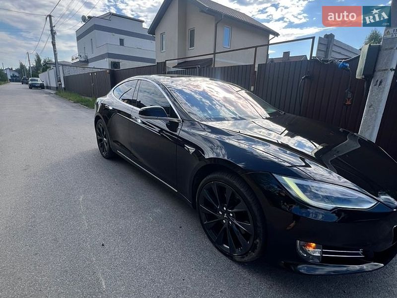Лифтбек Tesla Model S 2018 в Киеве фото 3 Лифтбек Tesla Model S 2018 в Киеве