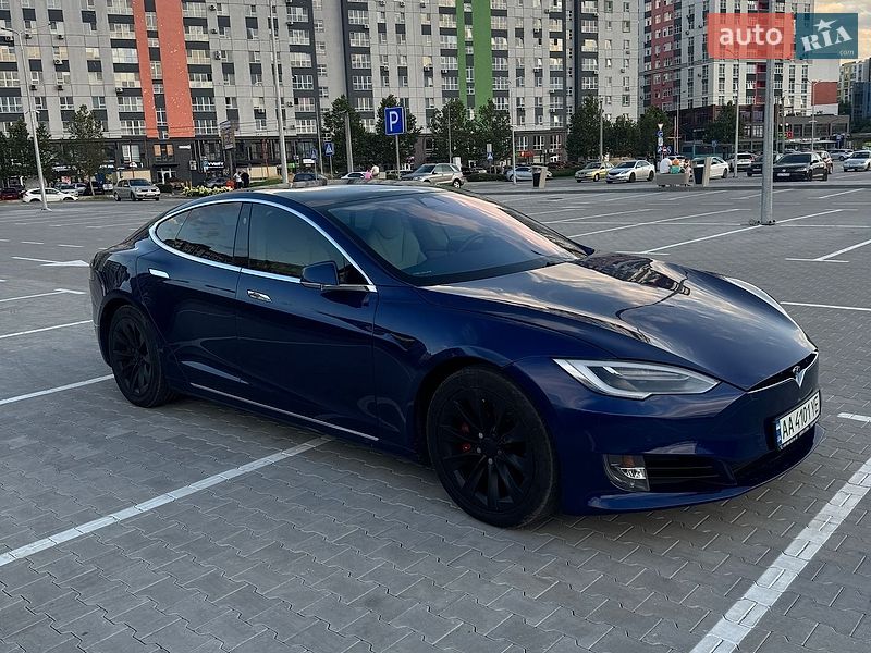 Ліфтбек Tesla Model S 2018 в Ірпені Ліфтбек Tesla Model S 2018 в Ірпені
