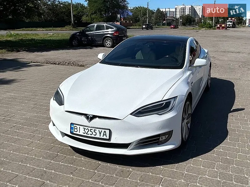 Tesla Model S 2020