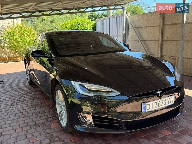 Лифтбек Tesla Model S 2018 в Николаеве