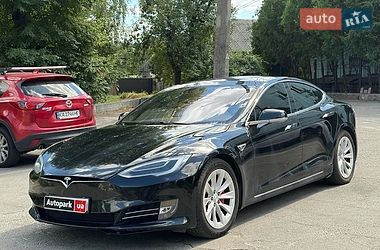 Tesla Model S  2016