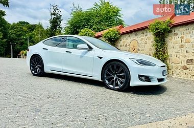 Лифтбек Tesla Model S 2019 в Черновцах Лифтбек Tesla Model S 2019 в Черновцах