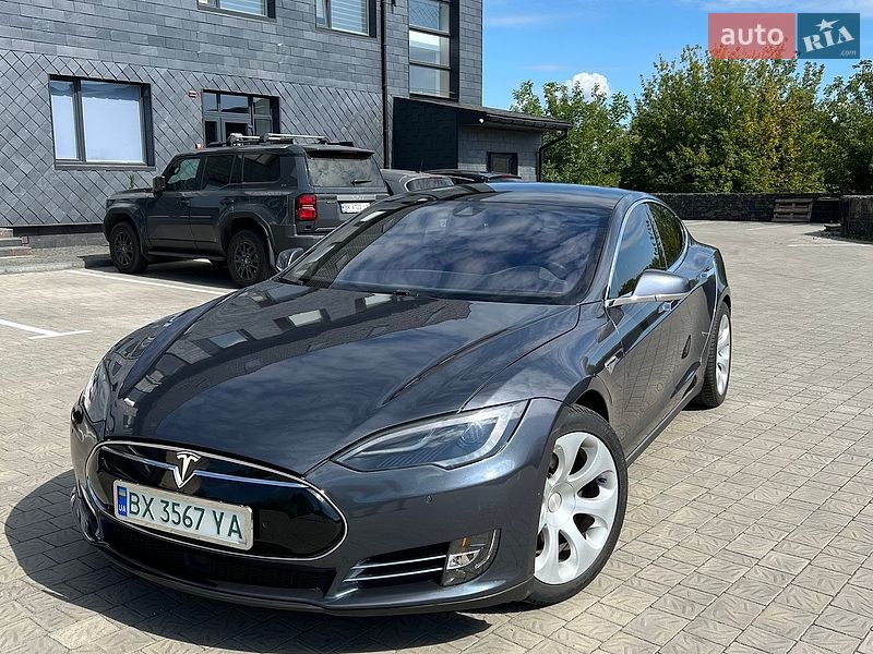 Tesla Model S 2014