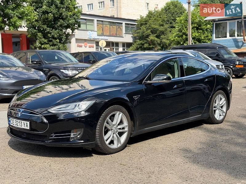 Tesla Model S 2015