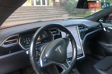Лифтбек Tesla Model S 2016 в Киеве