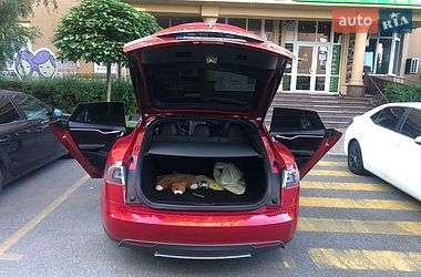 Лифтбек Tesla Model S 2016 в Киеве