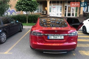 Лифтбек Tesla Model S 2016 в Киеве