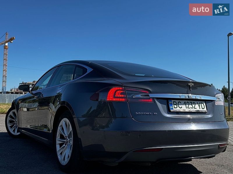 Лифтбек Tesla Model S 2016 в Львове фото 5 Лифтбек Tesla Model S 2016 в Львове