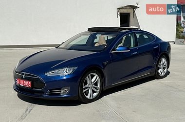 Tesla Model S  2015