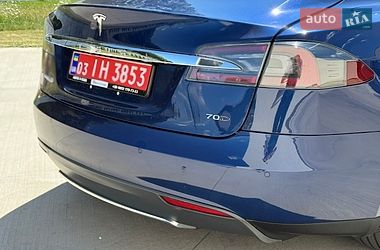 Лифтбек Tesla Model S 2015 в Луцке