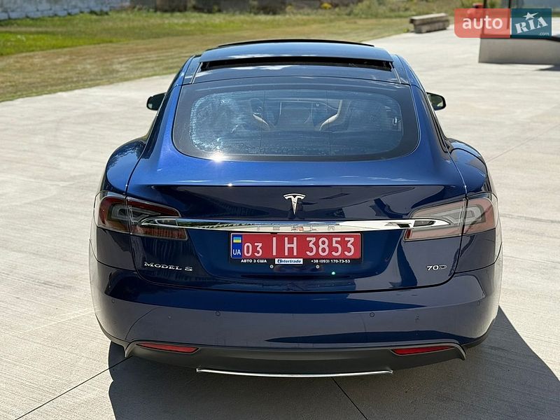 Лифтбек Tesla Model S 2015 в Луцке