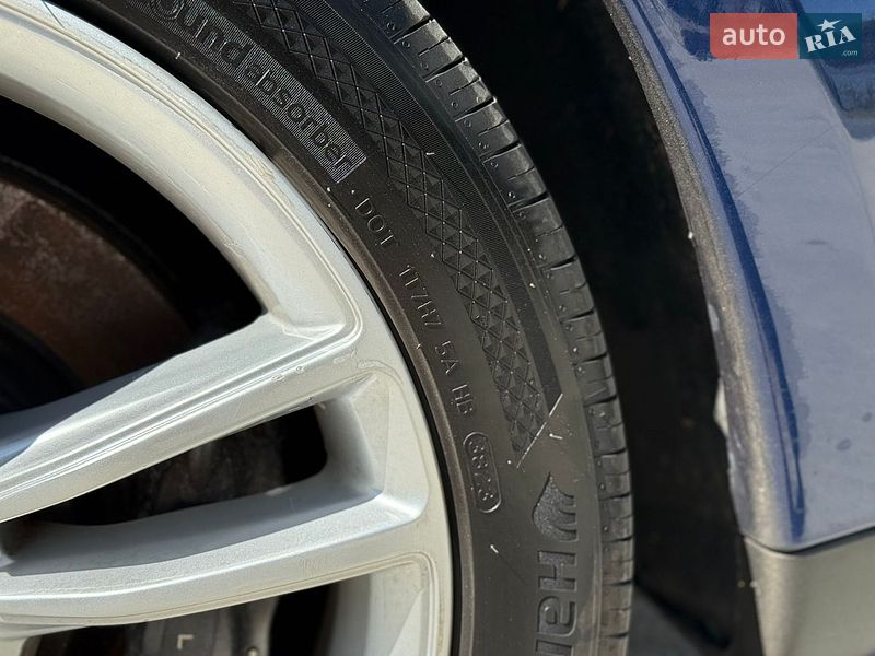 Лифтбек Tesla Model S 2015 в Луцке