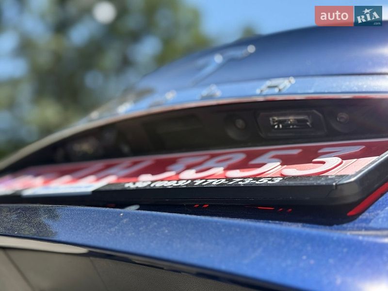Лифтбек Tesla Model S 2015 в Луцке