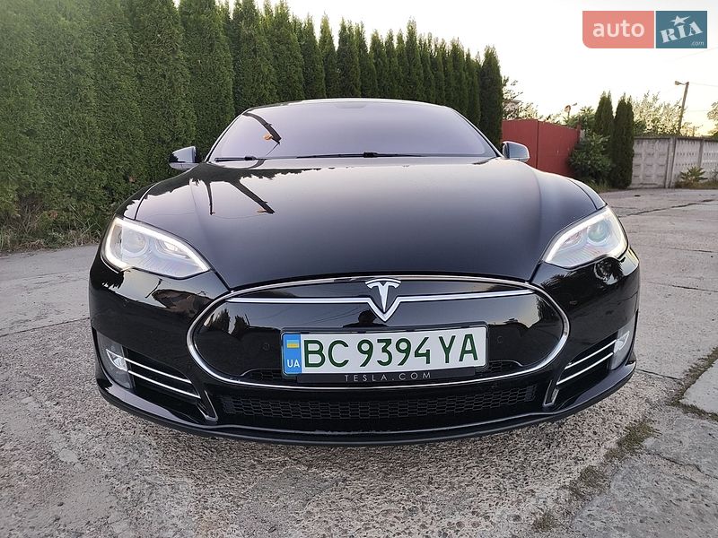 Лифтбек Tesla Model S 2013 в Шептицькому