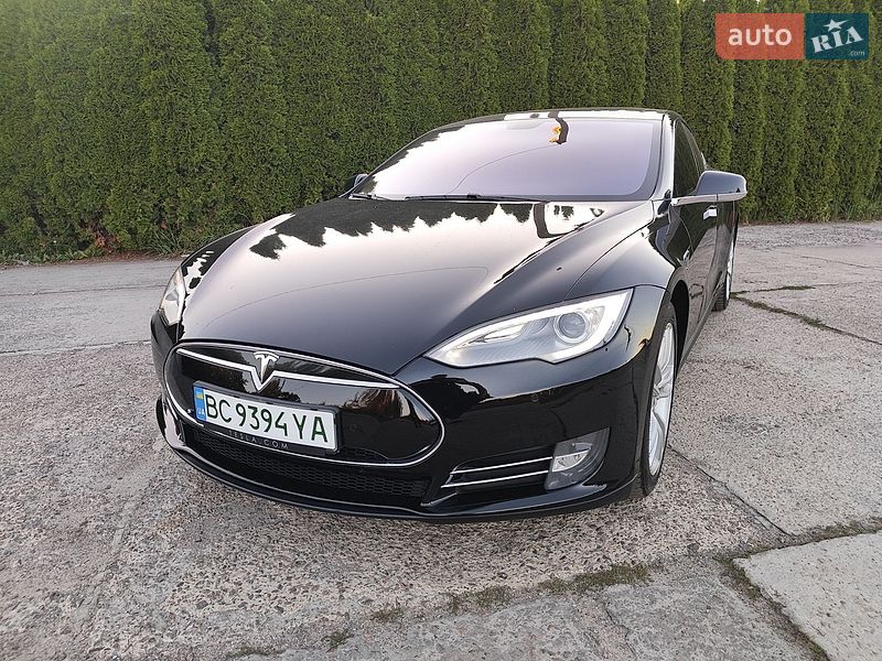 Лифтбек Tesla Model S 2013 в Шептицькому