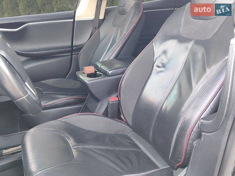 Лифтбек Tesla Model S 2013 в Шептицькому