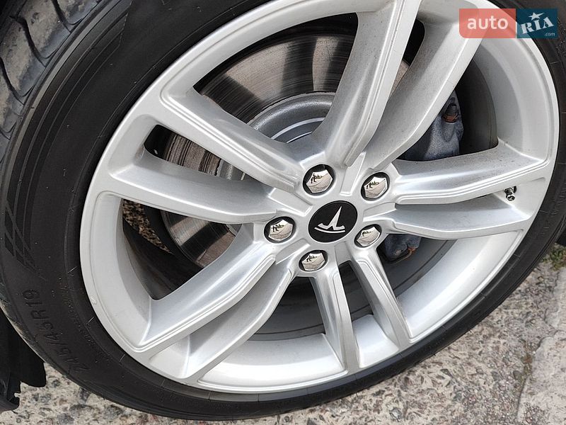 Лифтбек Tesla Model S 2013 в Шептицькому