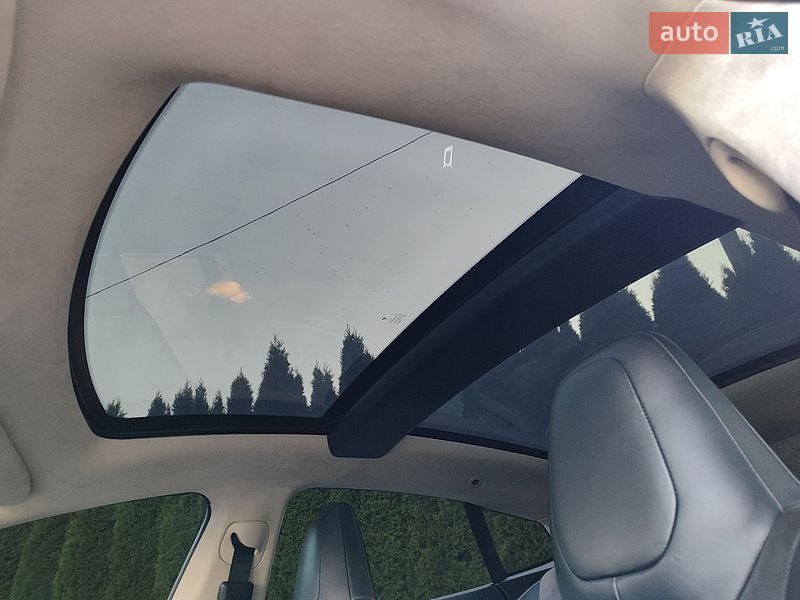 Лифтбек Tesla Model S 2013 в Шептицькому
