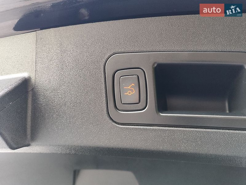 Лифтбек Tesla Model S 2013 в Шептицькому