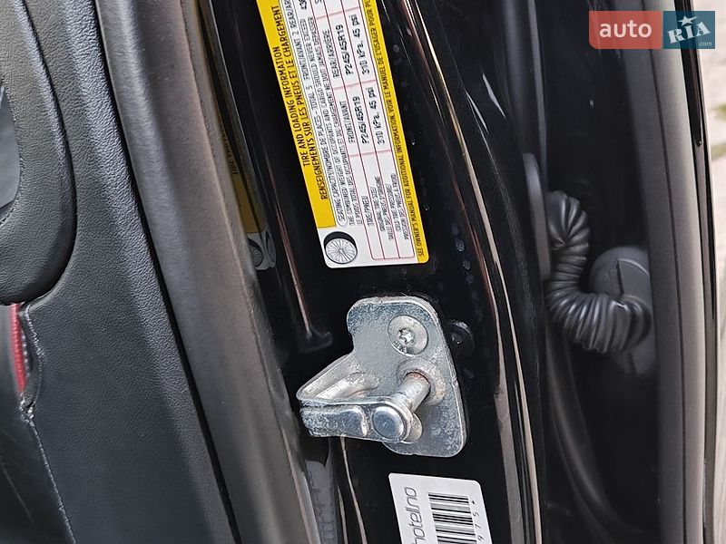 Лифтбек Tesla Model S 2013 в Шептицькому